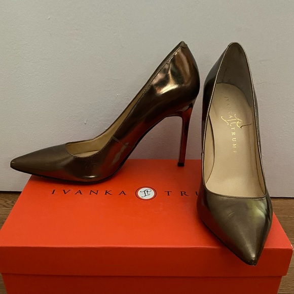 Ivanka Trump Heels - Picture 2 of 6